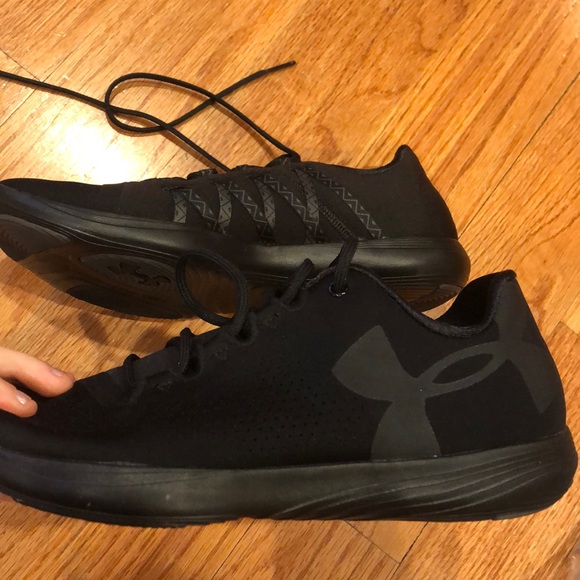 under armor non slip shoes